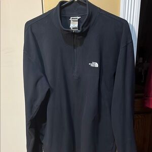 The North Face Men’s Black Quarter-Zip Pullover Size L